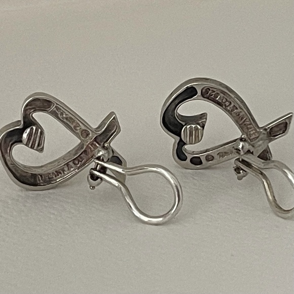 Vintage Tiffany & Co Paloma Picasso Loving Heart Earrings. - Picture 8 of 12